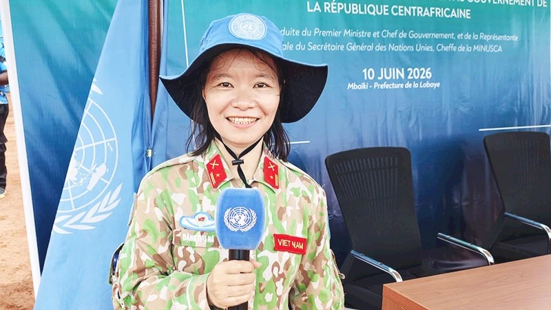 Chuyện tác nghiệp của những “nhà báo” mũ nồi xanh Việt Nam Chuyện tác nghiệp của những “nhà báo” mũ nồi xanh Việt Nam