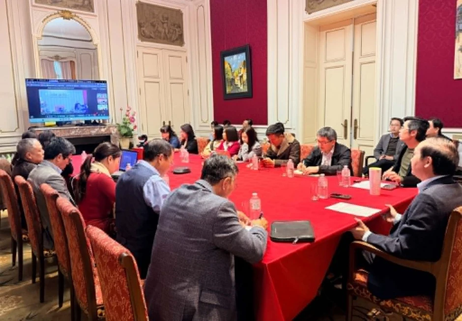 Đảng viên Việt Nam tại Bỉ hướng về Chủ tịch Hồ Chí Minh nhân ngày sinh của Người Đảng viên Việt Nam tại Bỉ hướng về Chủ tịch Hồ Chí Minh nhân ngày sinh của Người