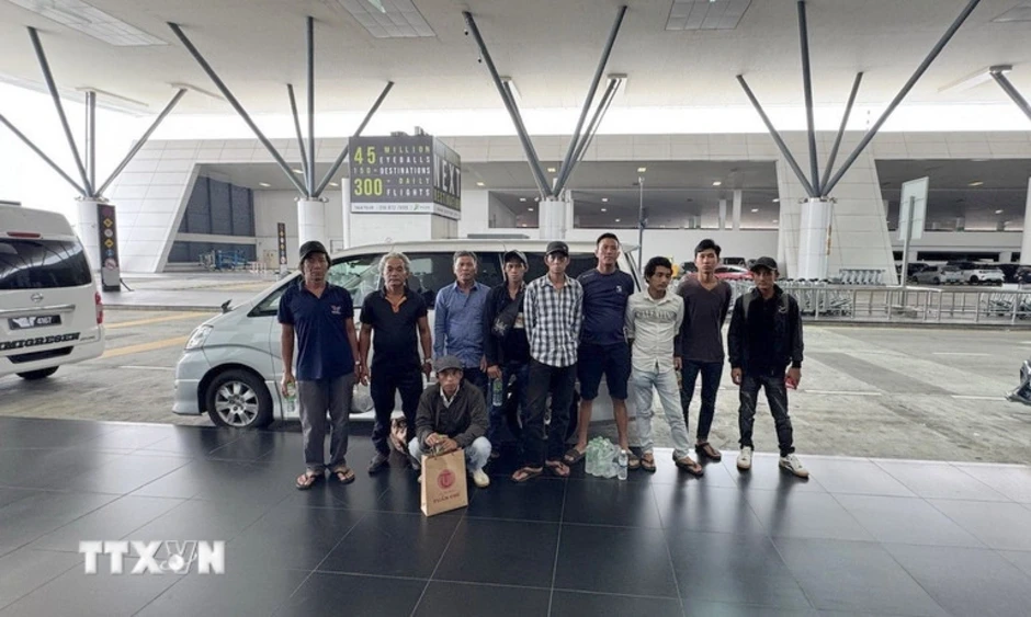 Giải cứu 10 ngư dân Việt Nam làm việc tại Malaysia Giải cứu 10 ngư dân Việt Nam làm việc tại Malaysia