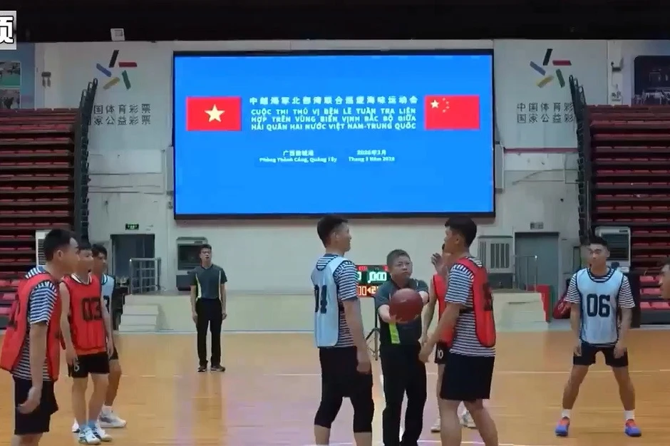 Hình ảnh giao lưu giữa Hải quân Việt Nam - Trung Quốc ở Quảng Tây Hình ảnh giao lưu giữa Hải quân Việt Nam - Trung Quốc ở Quảng Tây