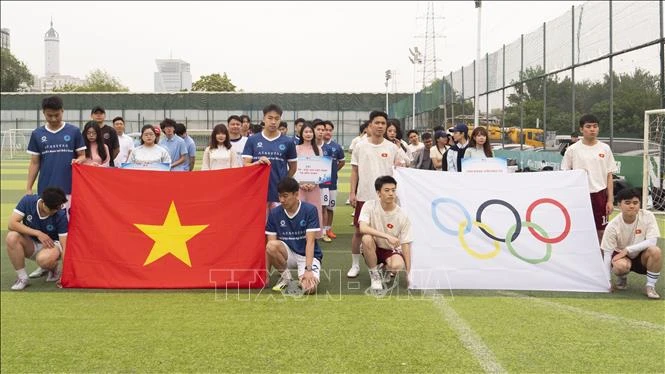Lưu học sinh Việt Nam tiếp nối tinh thần rèn luyện sức khỏe của Bác Hồ Lưu học sinh Việt Nam tiếp nối tinh thần rèn luyện sức khỏe của Bác Hồ