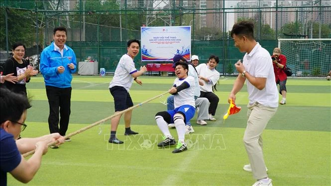 Lưu học sinh Việt Nam tiếp nối tinh thần rèn luyện sức khỏe của Bác Hồ Lưu học sinh Việt Nam tiếp nối tinh thần rèn luyện sức khỏe của Bác Hồ