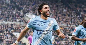 Marmoush lập cú đúp, Man City ngược dòng hạ Newcastle