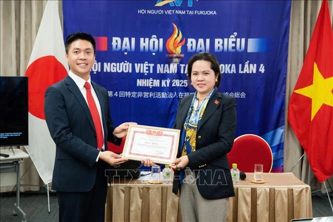 Những chuyến trở về hơn cả một hành trình địa lý Những chuyến trở về hơn cả một hành trình địa lý
