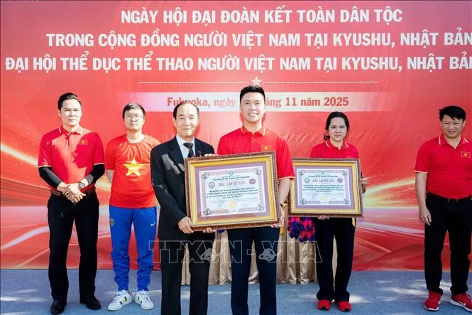 Những chuyến trở về hơn cả một hành trình địa lý Những chuyến trở về hơn cả một hành trình địa lý