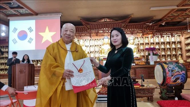 Thắp sáng niềm tin về hòa bình và chủ quyền biển đảo Việt Nam tại Hàn Quốc Thắp sáng niềm tin về hòa bình và chủ quyền biển đảo Việt Nam tại Hàn Quốc