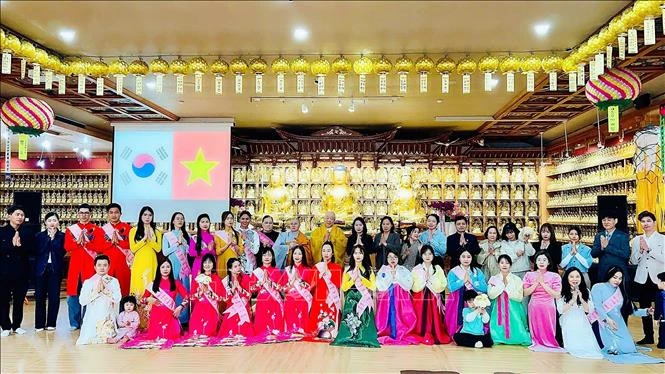 Thắp sáng niềm tin về hòa bình và chủ quyền biển đảo Việt Nam tại Hàn Quốc Thắp sáng niềm tin về hòa bình và chủ quyền biển đảo Việt Nam tại Hàn Quốc