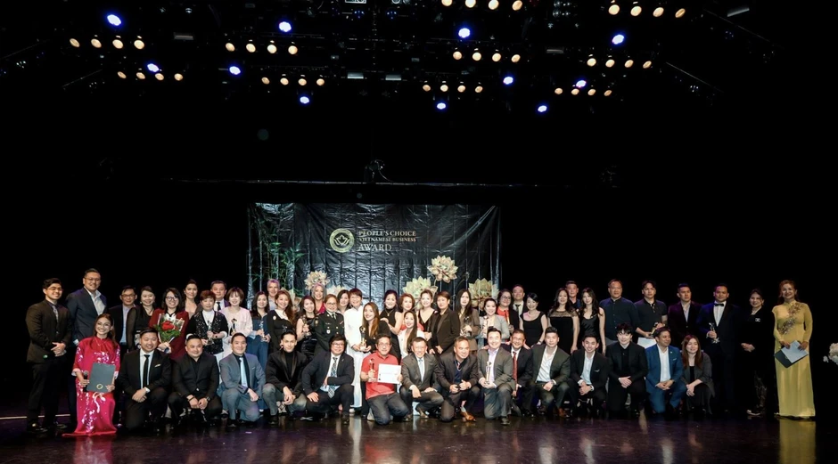 Tôn vinh tinh thần vươn lên và đóng góp cộng đồng Tôn vinh tinh thần vươn lên và đóng góp cộng đồng