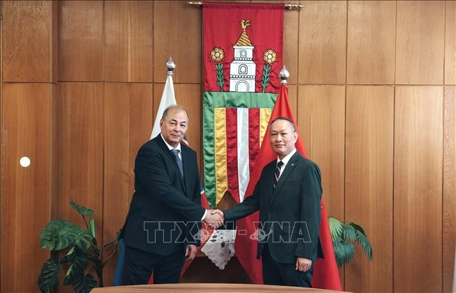 Tưởng nhớ Bác tại nơi ghi dấu quan hệ Việt Nam - Slovakia Tưởng nhớ Bác tại nơi ghi dấu quan hệ Việt Nam - Slovakia