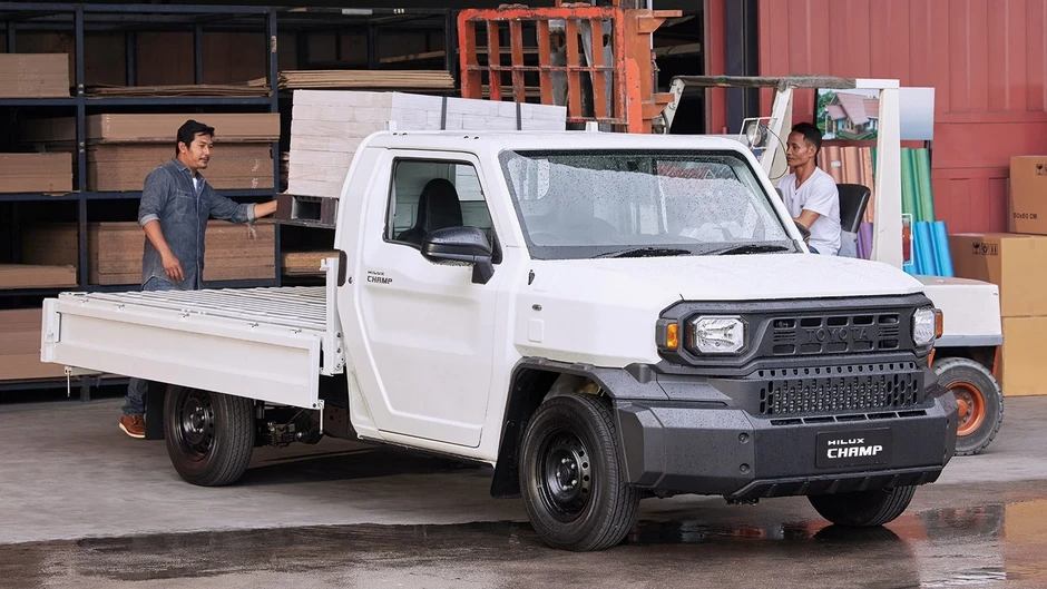 Bán tải giá rẻ Toyota Hilux lột xác với bản độ phong cách Brabus Bán tải giá rẻ Toyota Hilux lột xác với bản độ phong cách Brabus