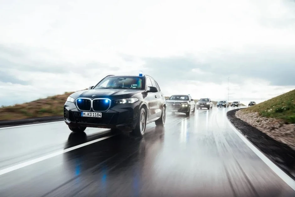 BMW giới thiệu loạt xe bọc thép mới, chống đạn, chống nổ, đạt tốc độ hơn 200km/h BMW giới thiệu loạt xe bọc thép mới, chống đạn, chống nổ, đạt tốc độ hơn 200km/h