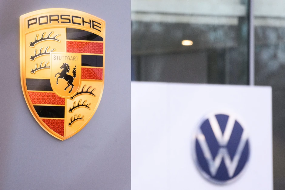 Cổ đông 'vã mồ hôi' với chiến lược xe điện của Porsche Cổ đông 'vã mồ hôi' với chiến lược xe điện của Porsche