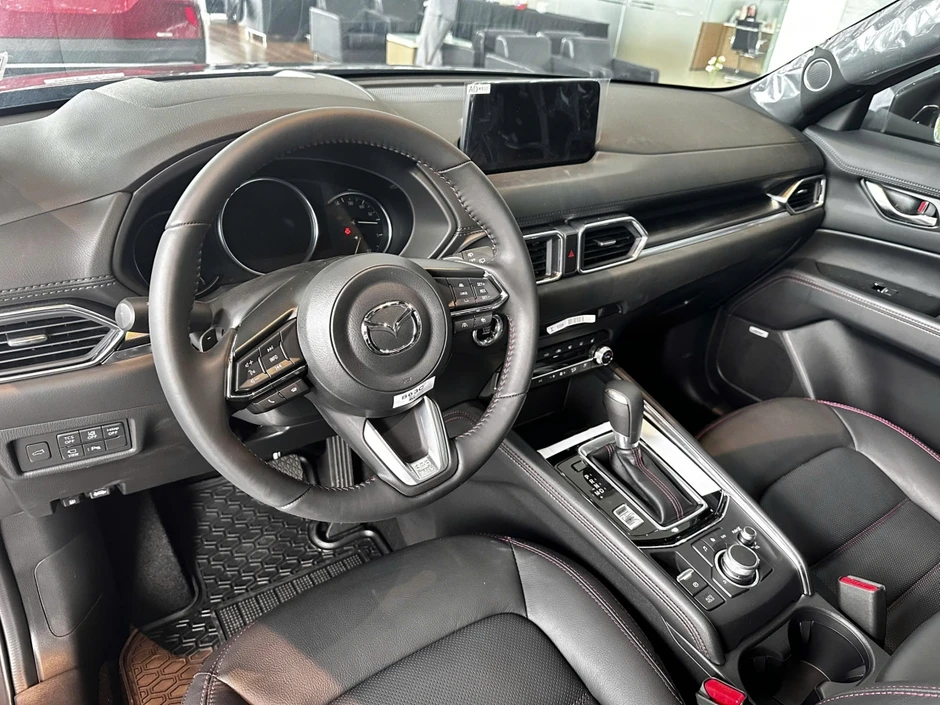 Cuộc chiến giữ ngôi vương ngày càng khốc liệt, khiến Mazda CX-5 tiếp tục giảm giá Cuộc chiến giữ ngôi vương ngày càng khốc liệt, khiến Mazda CX-5 tiếp tục giảm giá