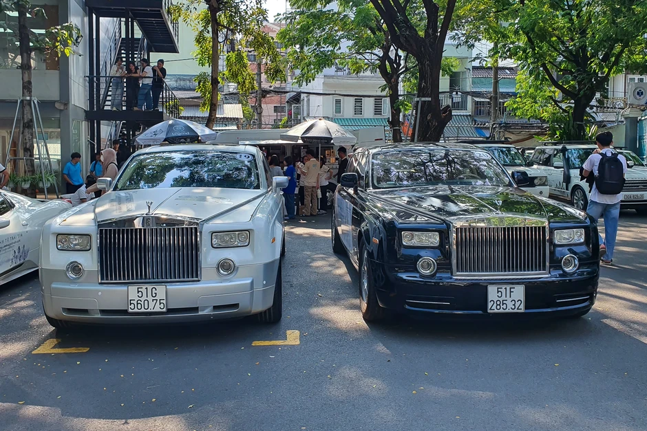 Dàn siêu xe của Trung Nguyên tụ họp Dàn siêu xe của Trung Nguyên tụ họp