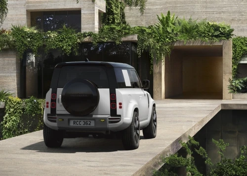 Land Rover Defender bản nâng cấp: Lần đầu tích hợp trí tuệ nhân tạo AI
