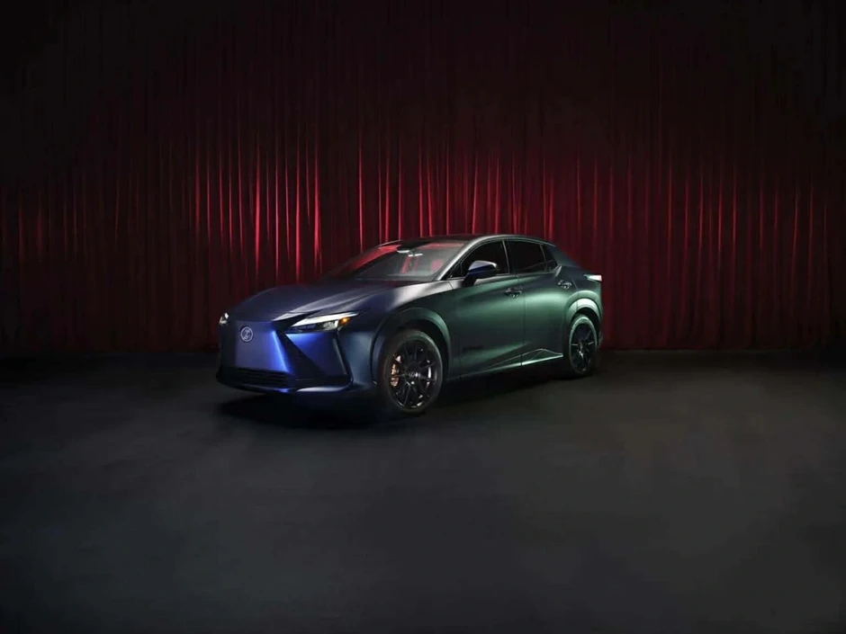 Lexus biến IS và RZ thành tác phẩm nghệ thuật, kết hợp truyện tranh, âm nhạc Lexus biến IS và RZ thành tác phẩm nghệ thuật, kết hợp truyện tranh, âm nhạc