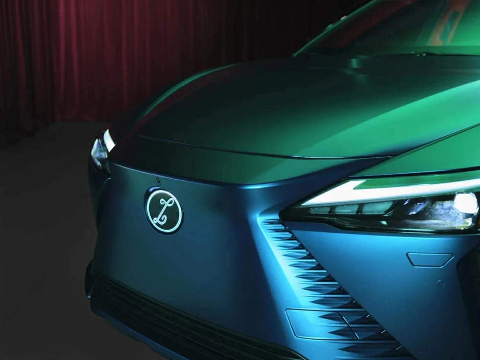 Lexus biến IS và RZ thành tác phẩm nghệ thuật, kết hợp truyện tranh, âm nhạc Lexus biến IS và RZ thành tác phẩm nghệ thuật, kết hợp truyện tranh, âm nhạc