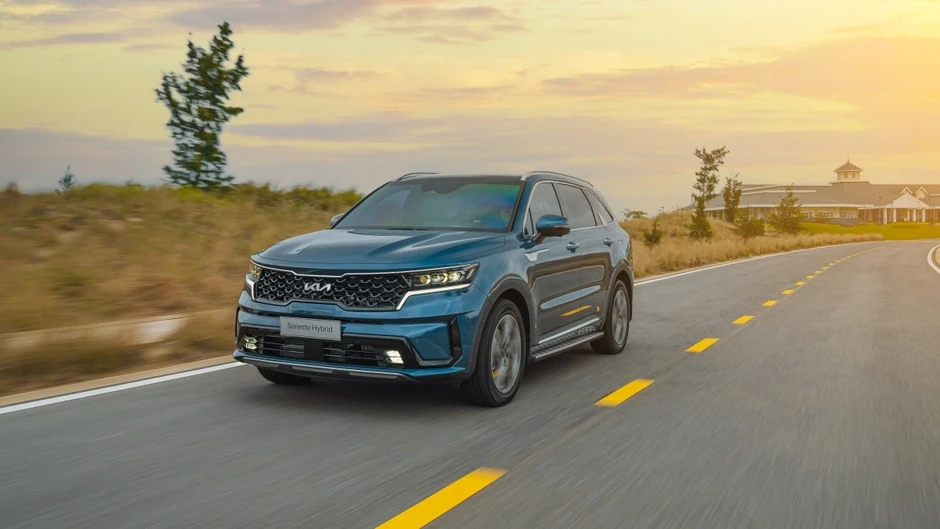Loạt ô tô Hybrid "ăn xăng như ngửi" tại Việt Nam: Có chiếc chưa tới 1 lít/100km Loạt ô tô Hybrid "ăn xăng như ngửi" tại Việt Nam: Có chiếc chưa tới 1 lít/100km