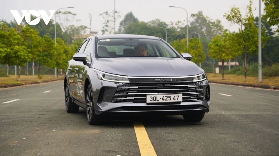 Loạt ô tô Hybrid "ăn xăng như ngửi" tại Việt Nam: Có chiếc chưa tới 1 lít/100km Loạt ô tô Hybrid "ăn xăng như ngửi" tại Việt Nam: Có chiếc chưa tới 1 lít/100km