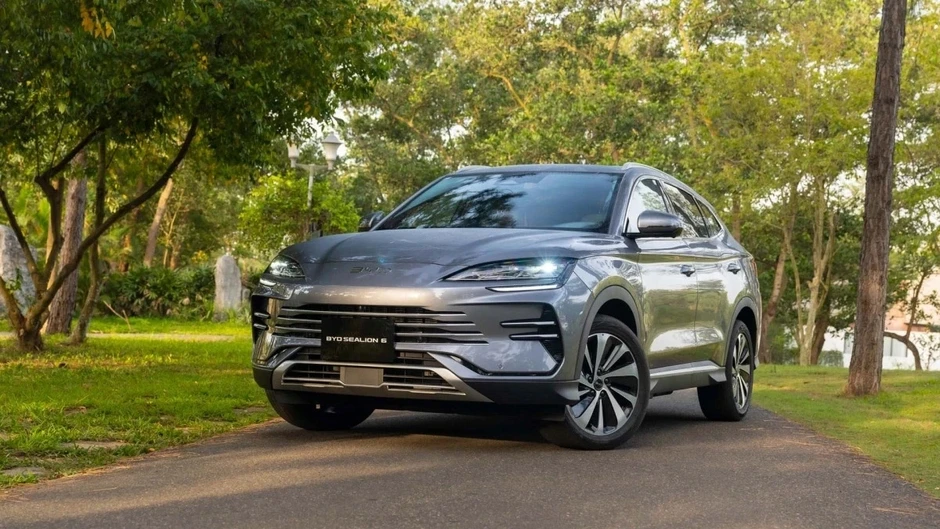 Loạt ô tô Hybrid "ăn xăng như ngửi" tại Việt Nam: Có chiếc chưa tới 1 lít/100km Loạt ô tô Hybrid "ăn xăng như ngửi" tại Việt Nam: Có chiếc chưa tới 1 lít/100km