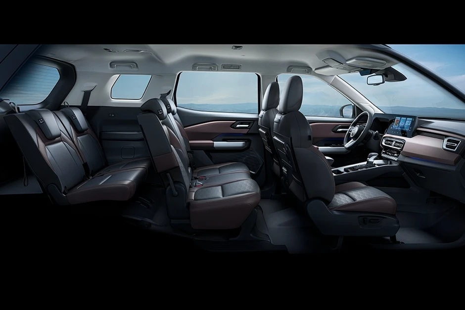 Mitsubishi Destinator giảm giá gần 80 triệu đồng, quyết đấu CX-5 và Tucson