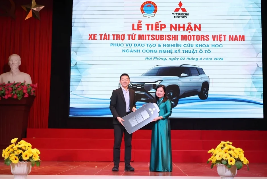 Mitsubishi tặng ô tô và nhiều cụm động cơ, hộp số cho trường đại học