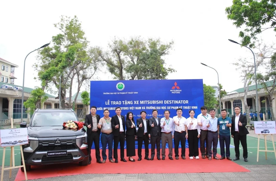 Mitsubishi tặng ô tô và nhiều cụm động cơ, hộp số cho trường đại học