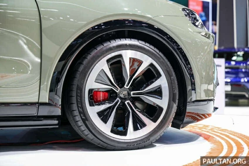 Ngắm SUV điện hiệu suất cao Porsche Cayenne Electric