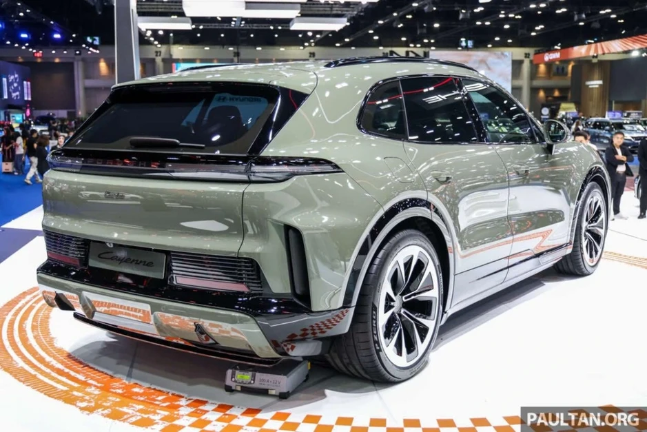 Ngắm SUV điện hiệu suất cao Porsche Cayenne Electric