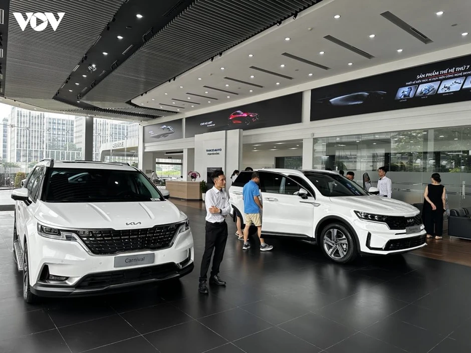 Thị trường ô tô giảm giá mạnh trước tháng Ngâu, đại lý tung ưu đãi khủng