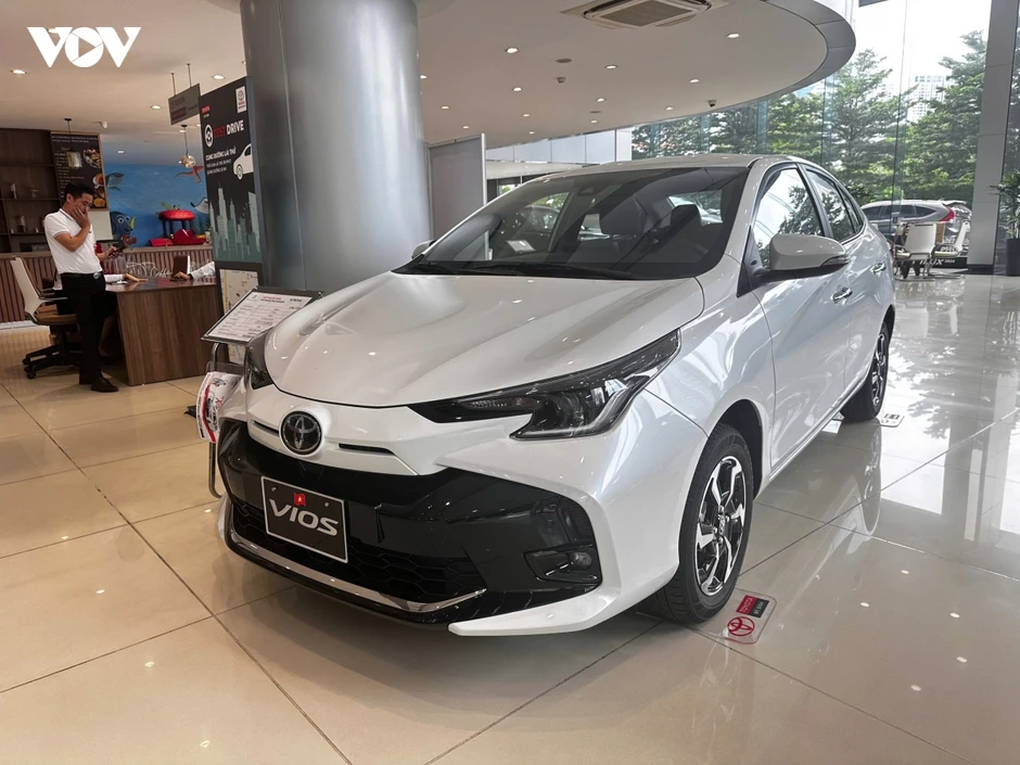 Thị trường ô tô giảm giá mạnh trước tháng Ngâu, đại lý tung ưu đãi khủng
