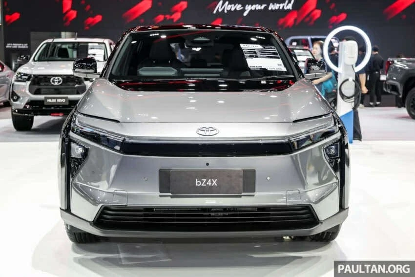 Toyota bZ4X 2026 ra mắt Đông Nam Á với hai phiên bản, nâng cấp toàn diện Toyota bZ4X 2026 ra mắt Đông Nam Á với hai phiên bản, nâng cấp toàn diện