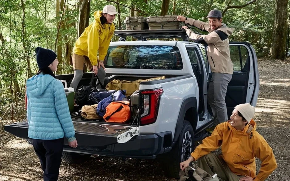 Toyota Hilux PHEV lộ diện: Vũ khí mới quyết đấu Ford Ranger và BYD Shark Toyota Hilux PHEV lộ diện: Vũ khí mới quyết đấu Ford Ranger và BYD Shark