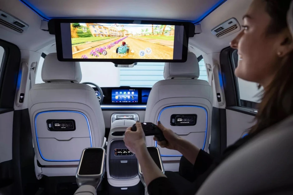 Xe MPV hạng sang - Mercedes VLE chính thức ra mắt với màn hình 31 inch Xe MPV hạng sang - Mercedes VLE chính thức ra mắt với màn hình 31 inch