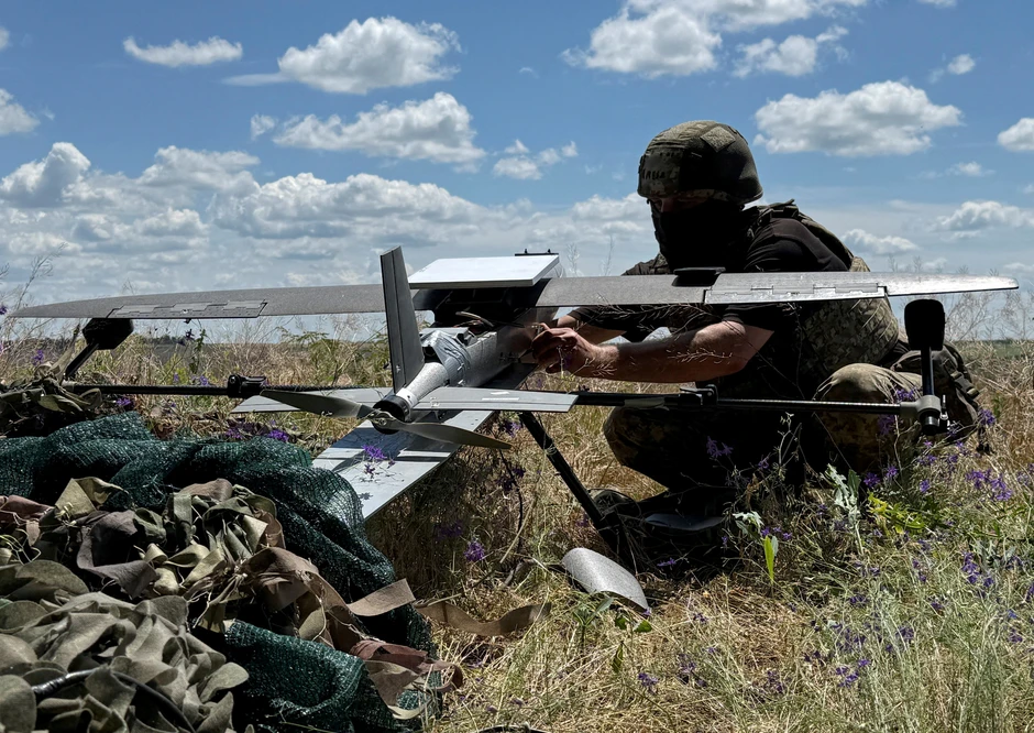 “UAV hóa” chiến tranh và cuộc chạy đua làm chủ vũ khí tầm xa của Ukraine “UAV hóa” chiến tranh và cuộc chạy đua làm chủ vũ khí tầm xa của Ukraine