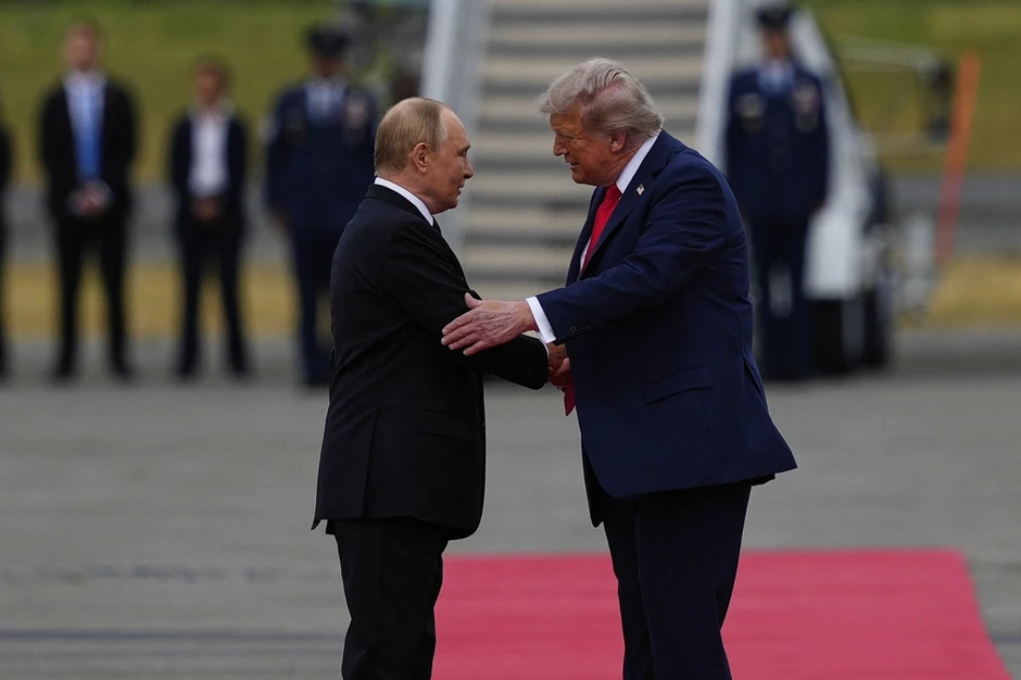 Ba tuần ông Trump quay lưng với Ukraine Ba tuần ông Trump quay lưng với Ukraine