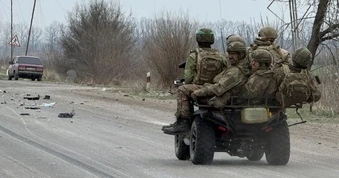 Chiến sự Ukraine 10/8: Hỗn loạn ở Liman, Ukraine bất ngờ lật thế cờ - Trận địa tên lửa S-400 Nga bốc cháy và nổ tung trong 3 giờ - Nga bao vây hàng loạt đơn vị Ukraine tại Kharkov