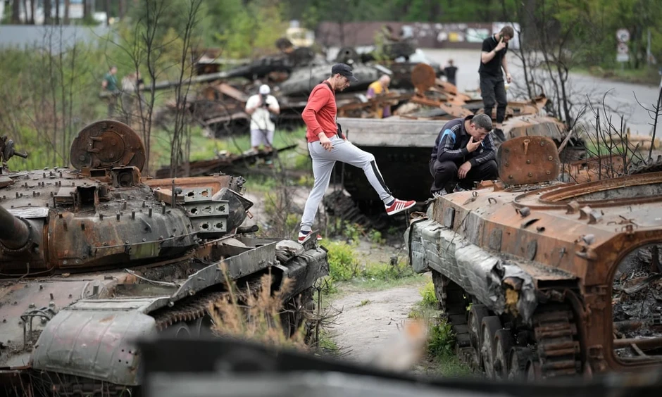 Chiến sự Ukraine 16/9: Nga chọc trúng 'tổ ong bắp cày" ở Kharkov, Ukraine hỗn loạn vỡ trận - "Con lắc đảo chiều" quá nhanh ở Liman, Nga có dấu hiệu rút chạy Chiến sự Ukraine 16/9: Nga chọc trúng 'tổ ong bắp cày" ở Kharkov, Ukraine hỗn loạn vỡ trận - "Con lắc đảo chiều" quá nhanh ở Liman, Nga có dấu hiệu rút chạy