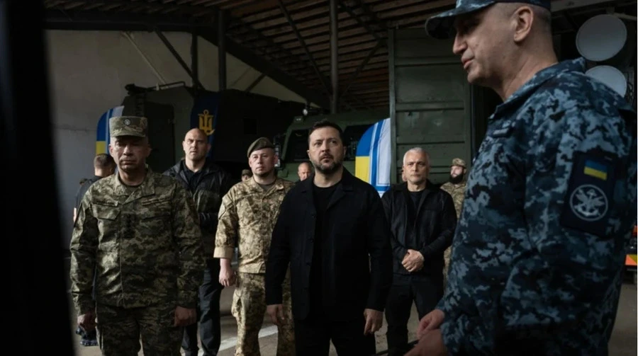 Chiến sự Ukraine 5/7: Sau chiến thắng Konstantinovka, ông Putin mặc quân phục và ra mệnh lệnh mới cực kỳ cứng rắn - Gấu Nga đã nổi giận, tuốt gươm ra khỏi vỏ Chiến sự Ukraine 5/7: Sau chiến thắng Konstantinovka, ông Putin mặc quân phục và ra mệnh lệnh mới cực kỳ cứng rắn - Gấu Nga đã nổi giận, tuốt gươm ra khỏi vỏ
