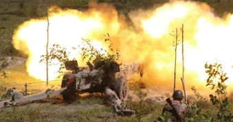 Chốt chặn của Ukraine rung lắc dữ dội, Nga xâm nhập vành đai pháo đài