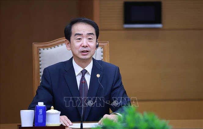 Cùng nhau vẽ nên tương lai tươi sáng hơn nữa cho quan hệ Trung - Việt Cùng nhau vẽ nên tương lai tươi sáng hơn nữa cho quan hệ Trung - Việt