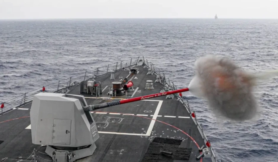 Cuộc đấu hỏa lực ở Hormuz khiến triển vọng hòa bình Mỹ - Iran thêm xa vời