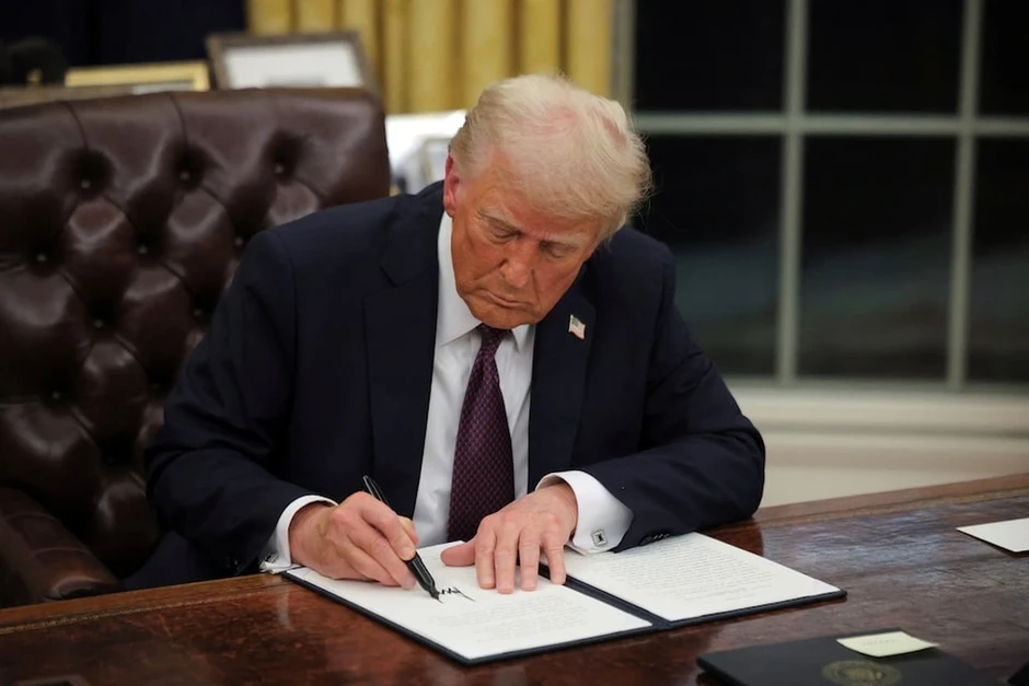 Động lực khiến ông Trump quyết siết luật "sinh ra ở Mỹ có quốc tịch Mỹ" Động lực khiến ông Trump quyết siết luật "sinh ra ở Mỹ có quốc tịch Mỹ"