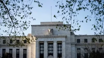 FED giữ nguyên lãi suất cơ bản: “Vẹn cả đôi đường”