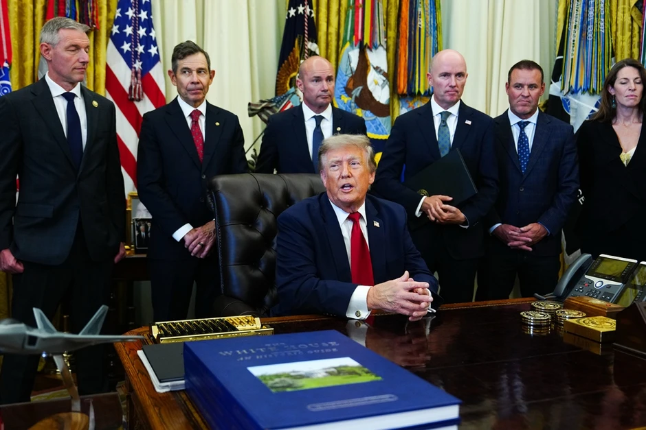 Hậu trường cuộc vận động 24 giờ thuyết phục ông Trump bỏ kế hoạch thu phí Hormuz