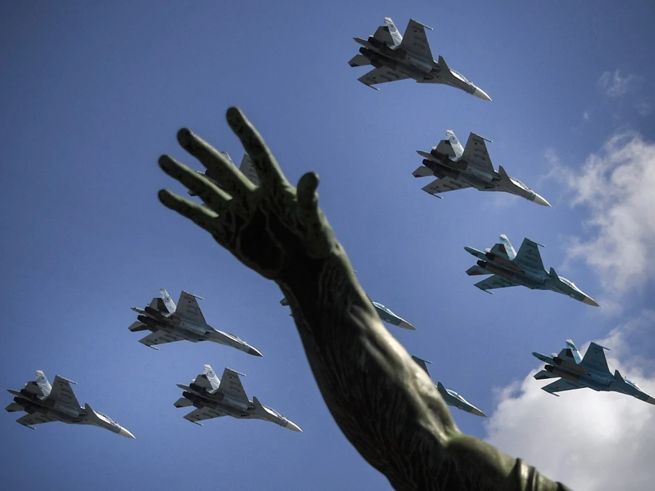 Không quân Nga vượt trội nhưng Ukraine là đối thủ "khó chơi" - Su-34 không thể ồ ạt xuất kích ném bom rải thảm nghiền nát Ukraine Không quân Nga vượt trội nhưng Ukraine là đối thủ "khó chơi" - Su-34 không thể ồ ạt xuất kích ném bom rải thảm nghiền nát Ukraine