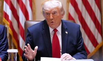 Lý do ông Trump dọa thổi bay Oman