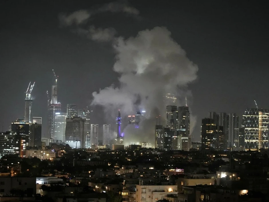 Mỹ giáng đòn hủy diệt vào kho vũ khí, Iran vẫn ồ ạt phóng tên lửa: Tehran tung vũ khí "gây ác mộng" Mỹ giáng đòn hủy diệt vào kho vũ khí, Iran vẫn ồ ạt phóng tên lửa: Tehran tung vũ khí "gây ác mộng"