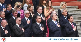Mỹ tìm kiếm gì khi 16 "gã khổng lồ" kinh tế tháp tùng ông Trump tới Trung Quốc
