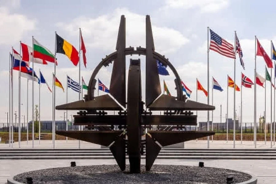 NATO khẩn cấp thực hiện 3 bước đi để tự vệ trước Nga NATO khẩn cấp thực hiện 3 bước đi để tự vệ trước Nga